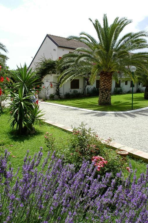 Nausicaa Village Сант'Андреа Апостоло дело Йонио Екстериор снимка
